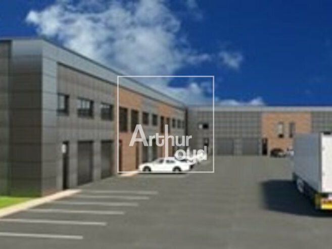 Vente local d''activites 3336 m² divisibles à partir de 164 m²