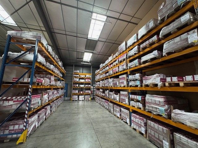 775 m² dispo à Saint-étienne