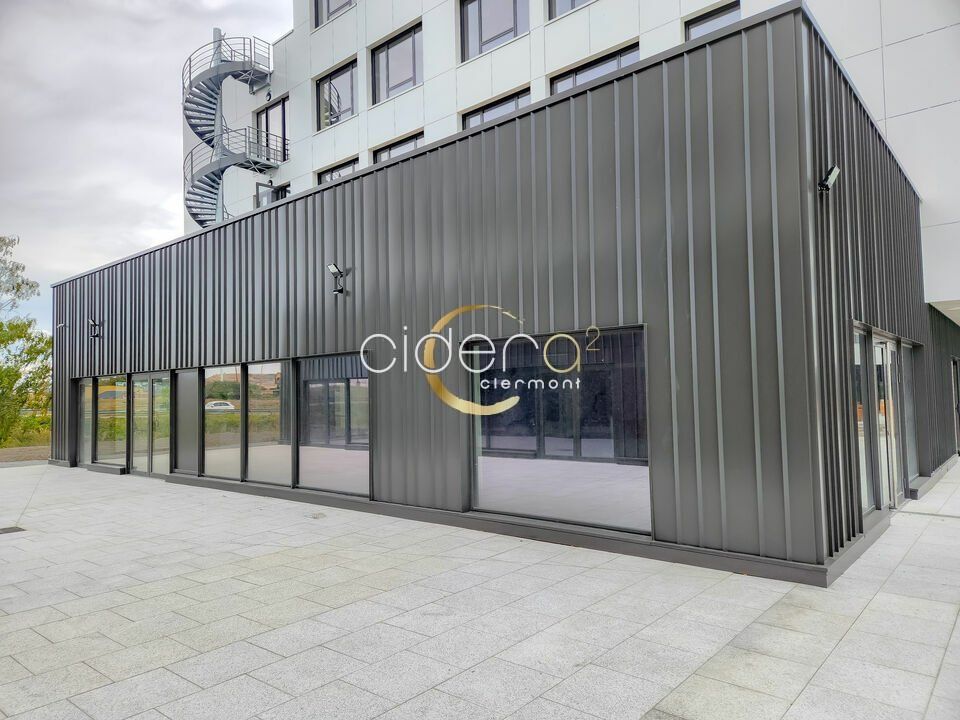 Location local commercial 175.6 m² non divisibles