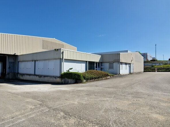 Location local d''activites 826 m² non divisibles