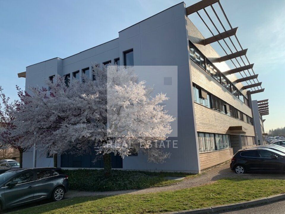 Location bureaux 139.52 m² non divisibles
