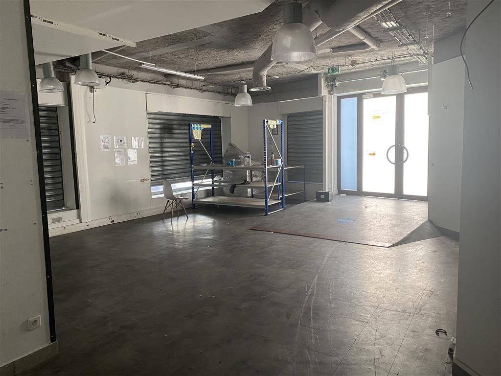 Location local commercial 200 m² non divisibles