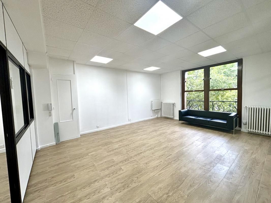 Location Bureaux 75 m² non divisibles