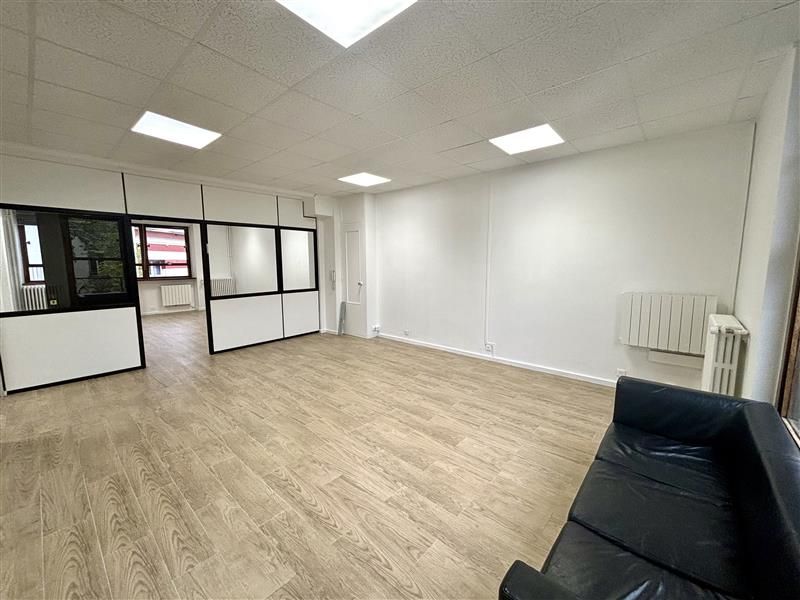 Location Bureaux 75 m² non divisibles