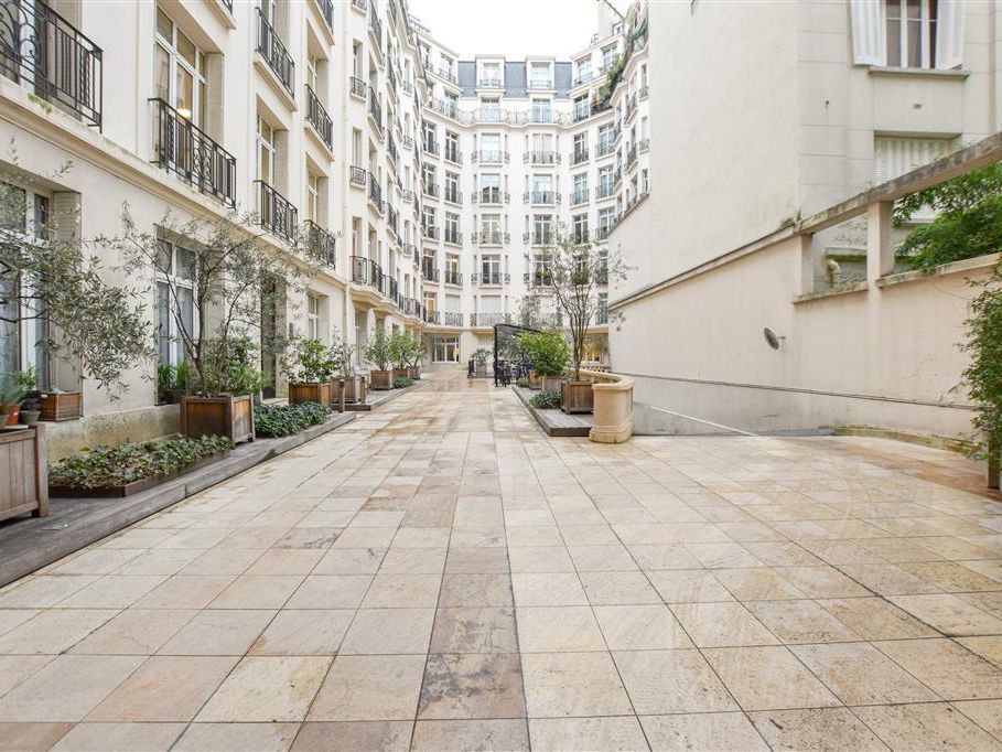 Location Bureaux 118 m² non divisibles