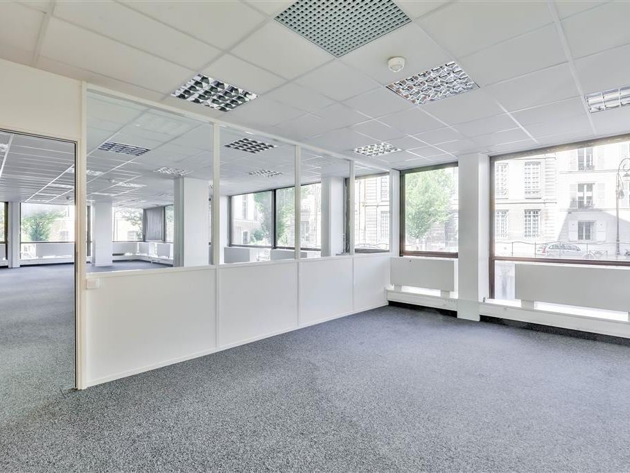 Vente bureaux 793 m² divisibles à partir de 374 m²