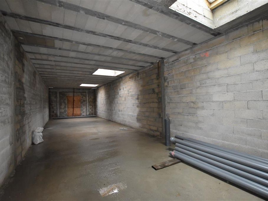 Vente local commercial 367 m² non divisibles