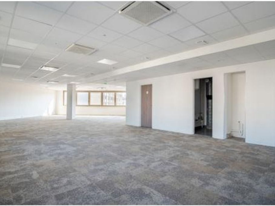 Location Bureaux 708 m² non divisibles