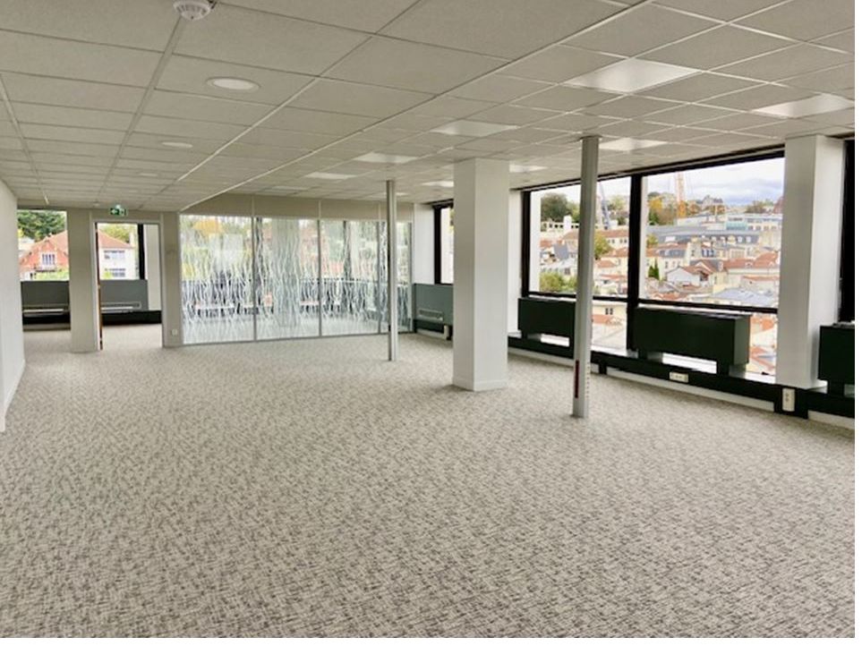 Location bureaux 746 m² non divisibles