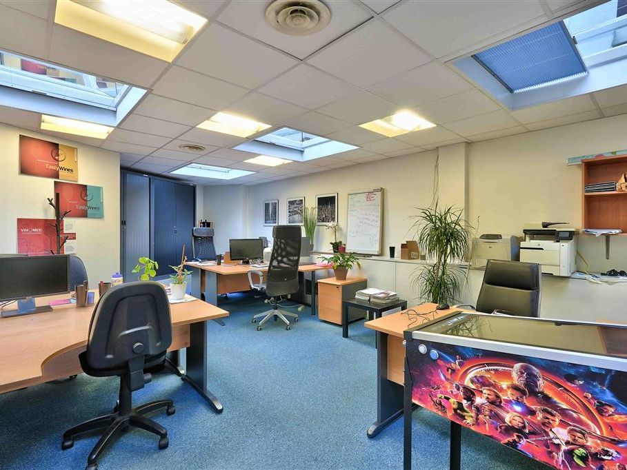 Location Bureaux 178 m² non divisibles
