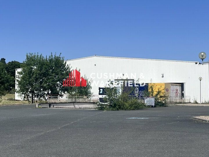Vente local d''activites 9550 m² divisibles à partir de 5000 m²