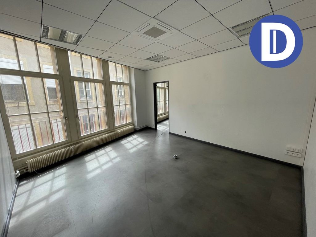 Location bureaux 141.00 m² non divisibles