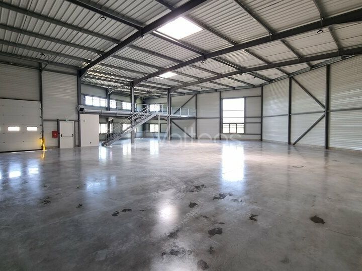 Vente local d''activites 589 m² non divisibles