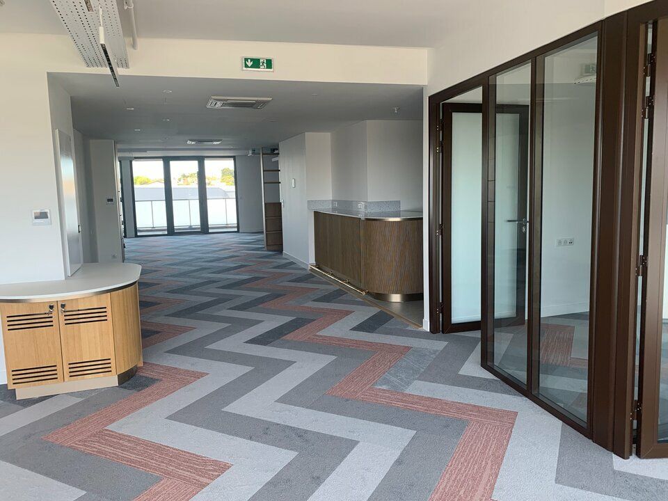 Bureaux à la vente de 290 m² divisibles 145 m² Talence-Forum