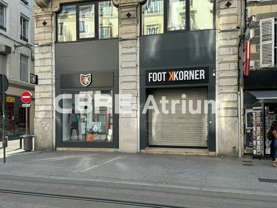 Location local commercial 208 m² non divisibles