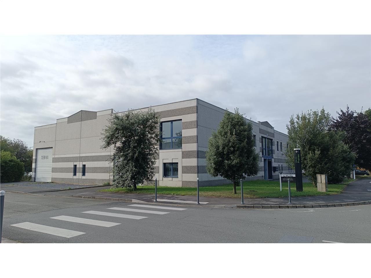 Location local 1024 m² à Villeneuve-d'Ascq
