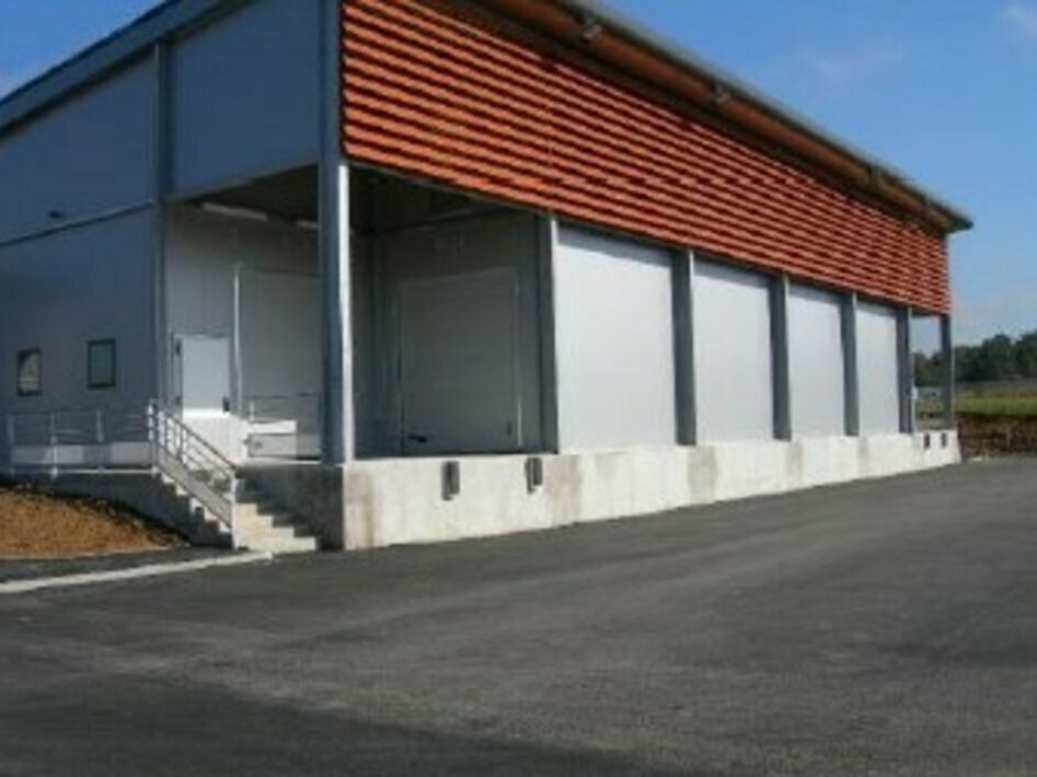 Location local d''activites 317 m² non divisibles