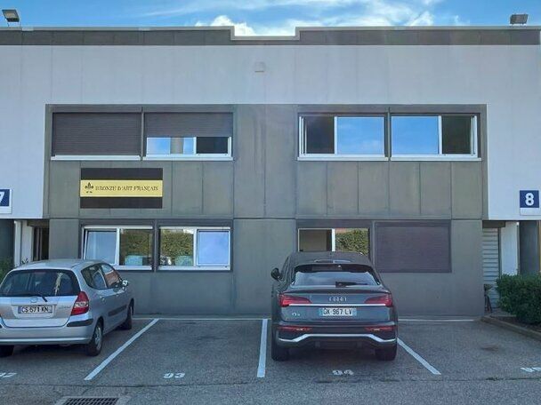 Location local d''activites 887 m² non divisibles