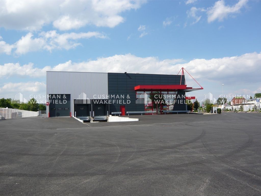 Location entrepôt 2300 m² divisibles à partir de 0 m²