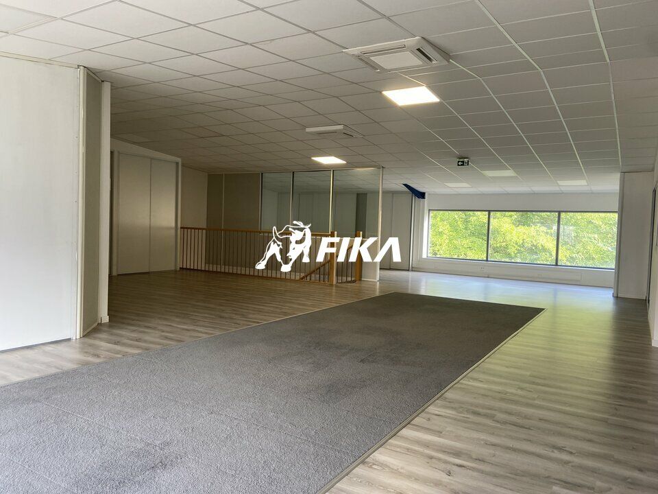 A LOUER BUREAUX 212 m² (31600) MURET
