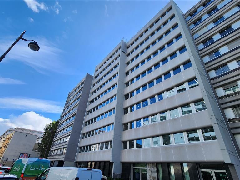 Location bureaux 3596 m² divisibles à partir de 390 m²