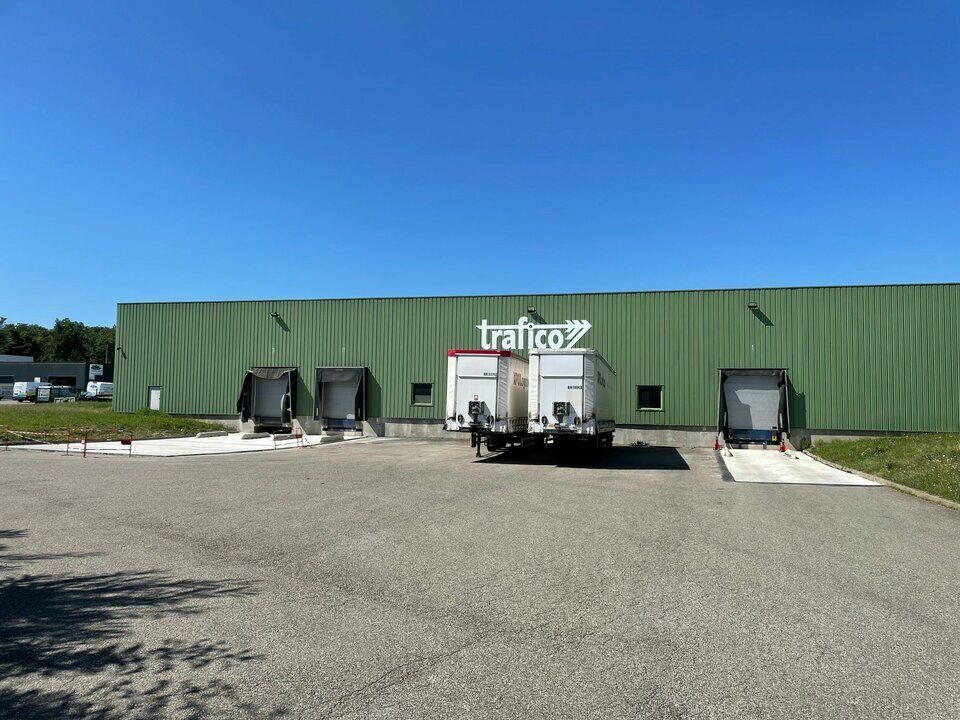 Location local d''activites 4680 m² divisibles à partir de 1143 m²