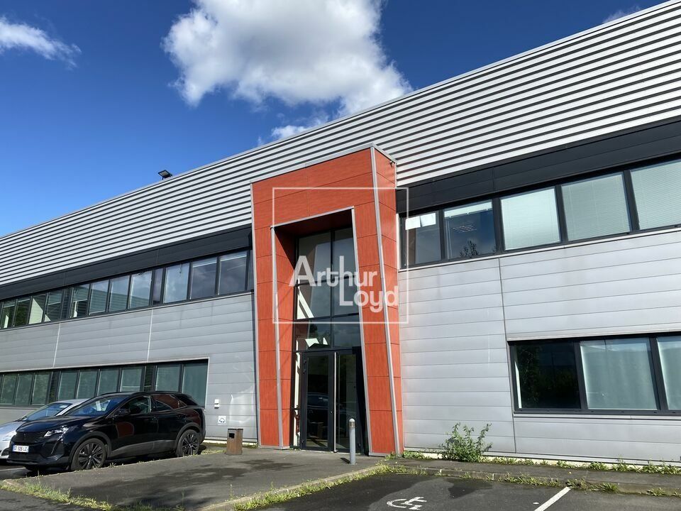 Location local d''activites 3035 m² non divisibles
