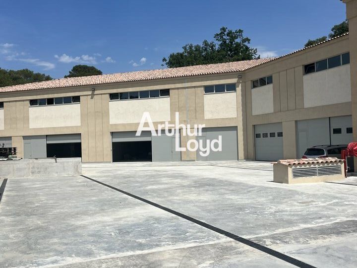 Location local d''activites 508.68 m² non divisibles