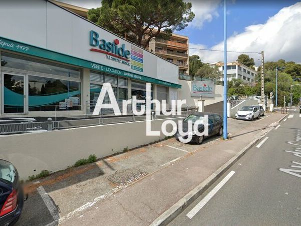 Location local commercial 160 m² non divisibles