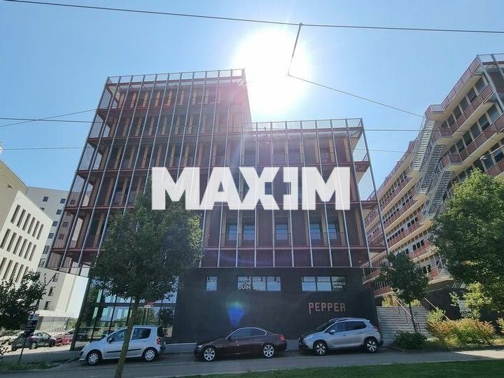 Location local commercial 315.92 m² non divisibles