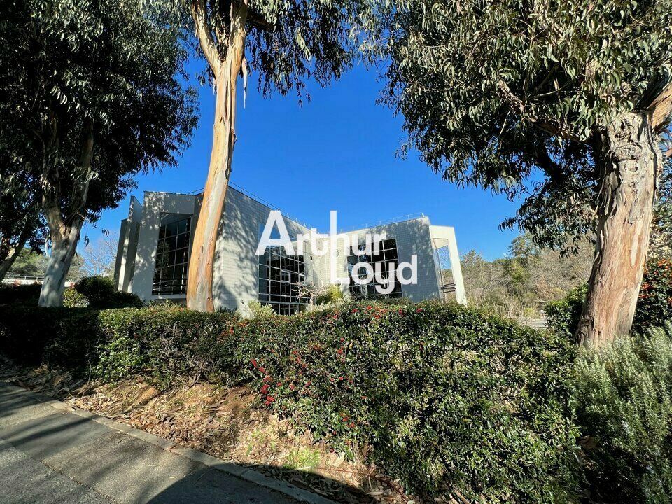 Location bureaux 166 m² divisibles à partir de 81 m²