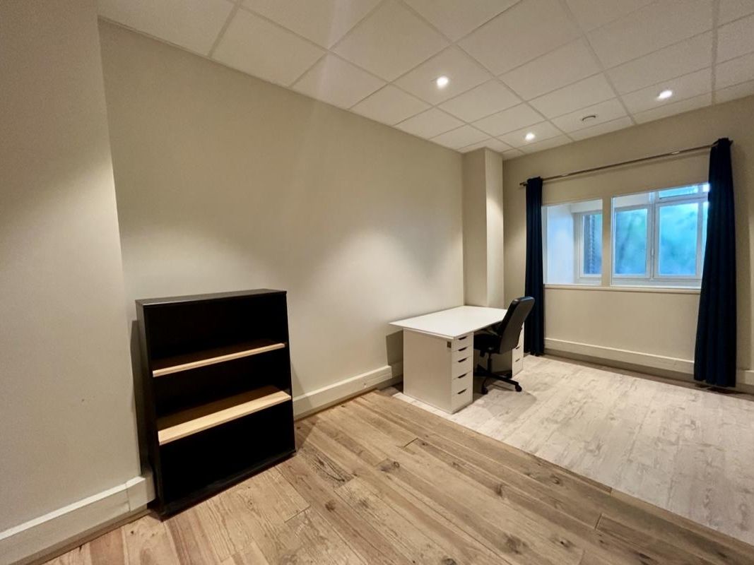 Location Bureaux 128 m² non divisibles