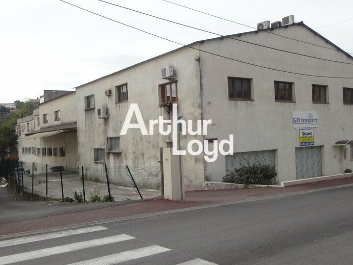 Bâtiment industriel 1800 m² à vendre ZI du Carré Grasse