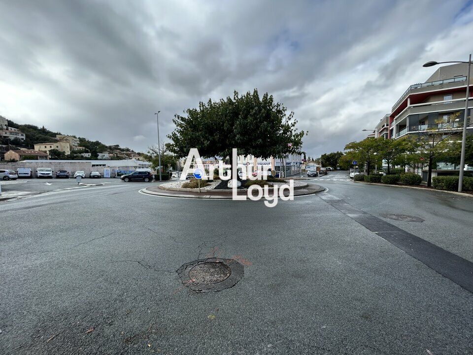 Local commercial à la vente ou location 258 m² divisibles dès 129 m² - Saint Raphaël