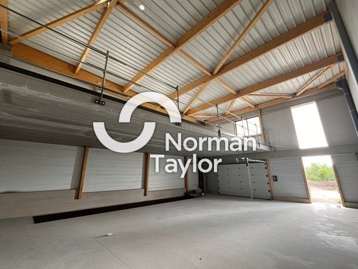 Vente local d''activites 160 m² non divisibles