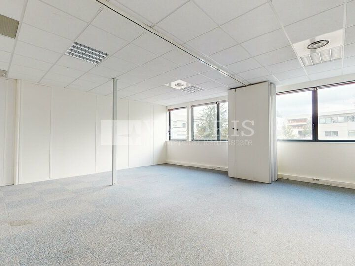 Valoris Real Estate vous propose des bureaux à la location une surface de bureau sur la commune de Limonest. 