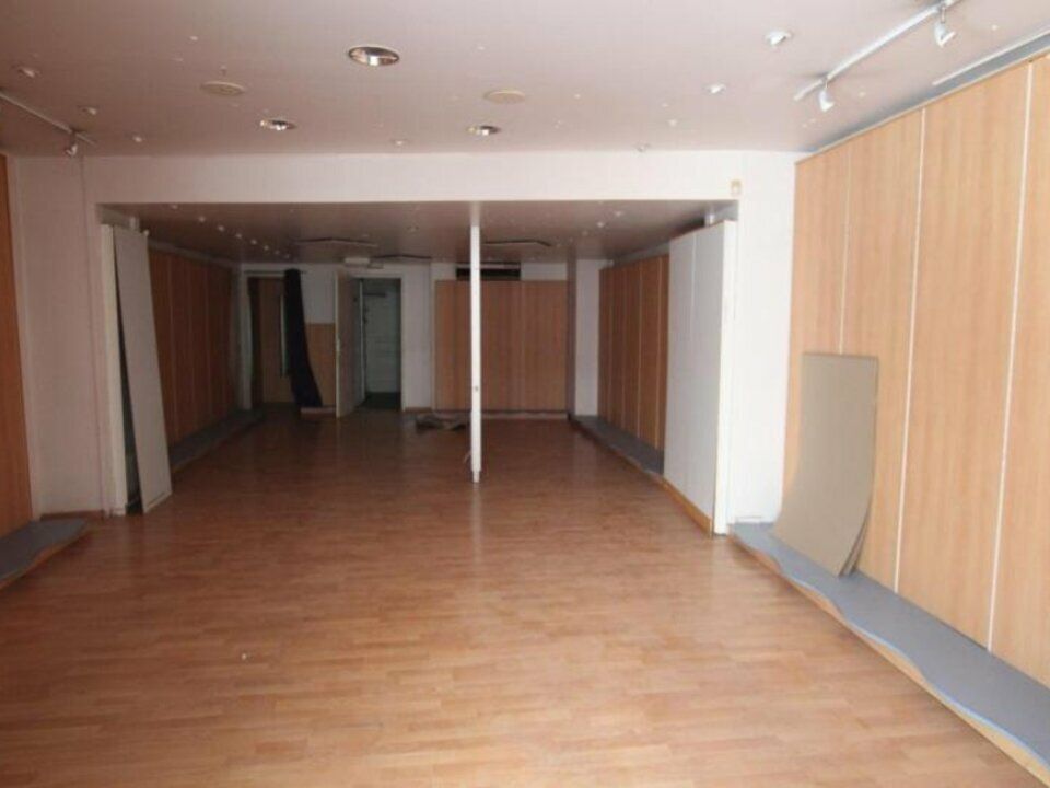 Local commercial de 128 m² à louer à Cavaillon