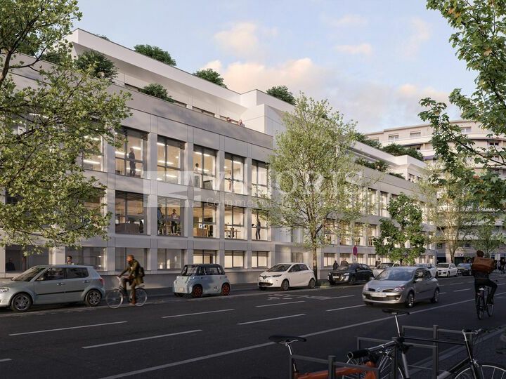 Immeuble indépendant à deux pas du métro, rare sur le secteur !