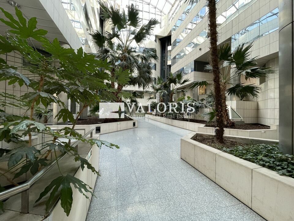 Vente bureaux 3031.9 m² divisibles à partir de 135.3 m²