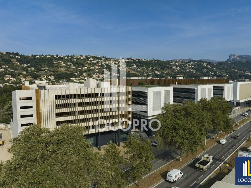 A LOUER - BUREAUX NEUFS 672 M2 - NICE SAINT ISIDORE