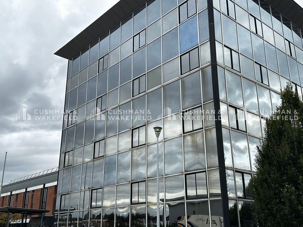 Location bureaux 1933 m² non divisibles