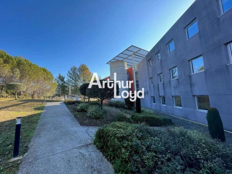 Location bureaux 150.63 m² non divisibles