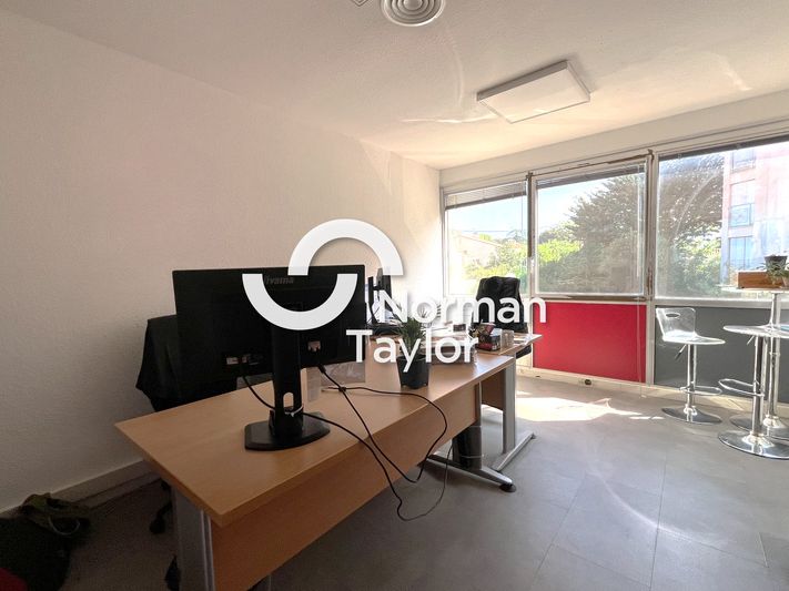 Vente bureaux 182 m² non divisibles