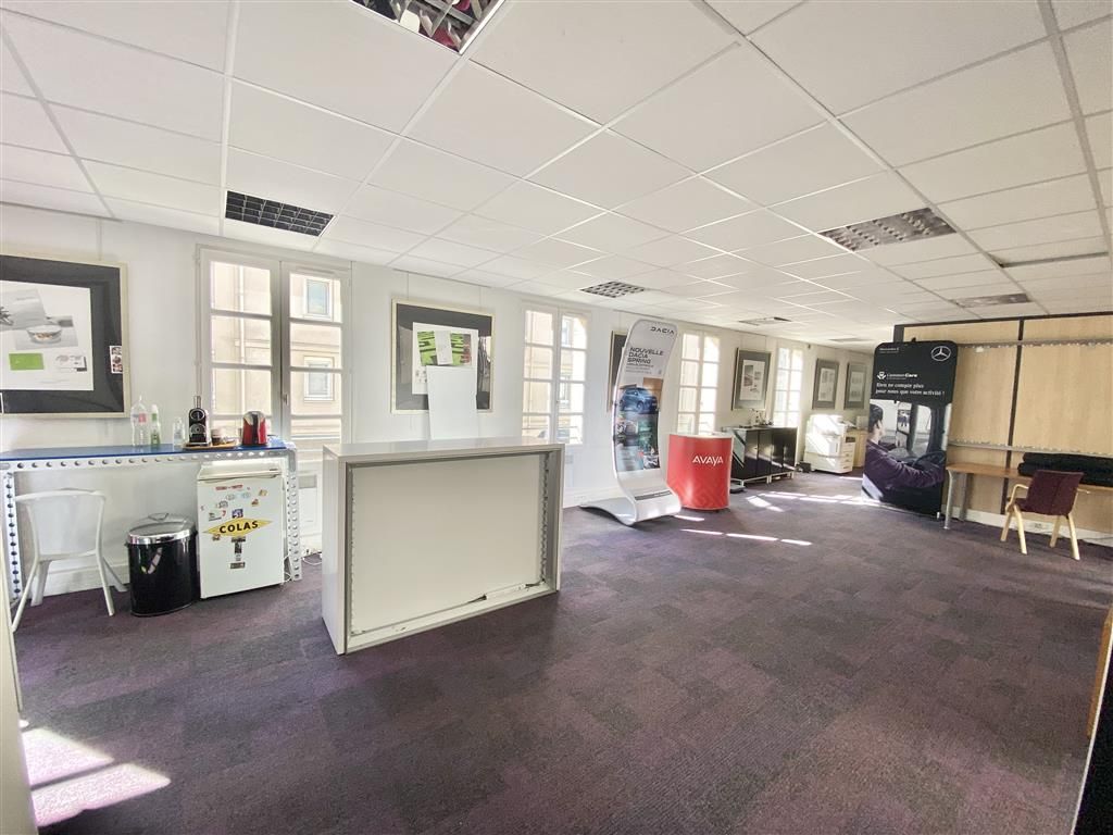 Location Bureaux 141 m² non divisibles