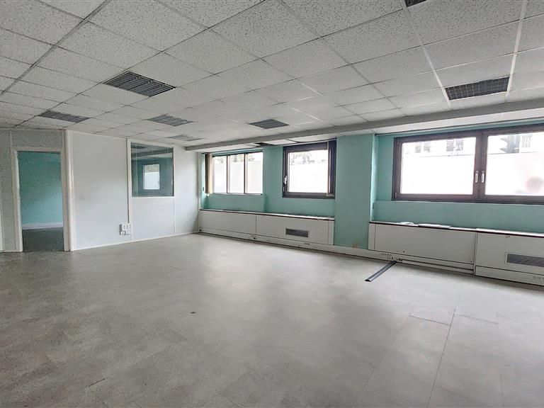 Location Bureaux 177 m² non divisibles