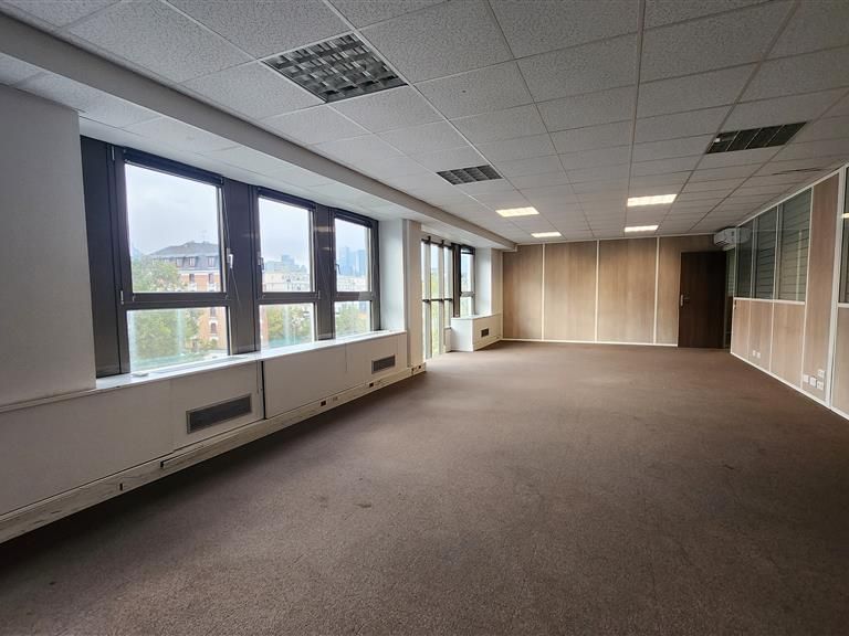 Location Bureaux 272 m² non divisibles
