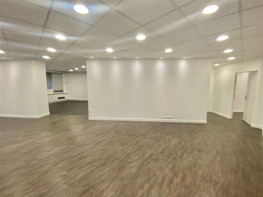 Location local commercial 163 m² non divisibles