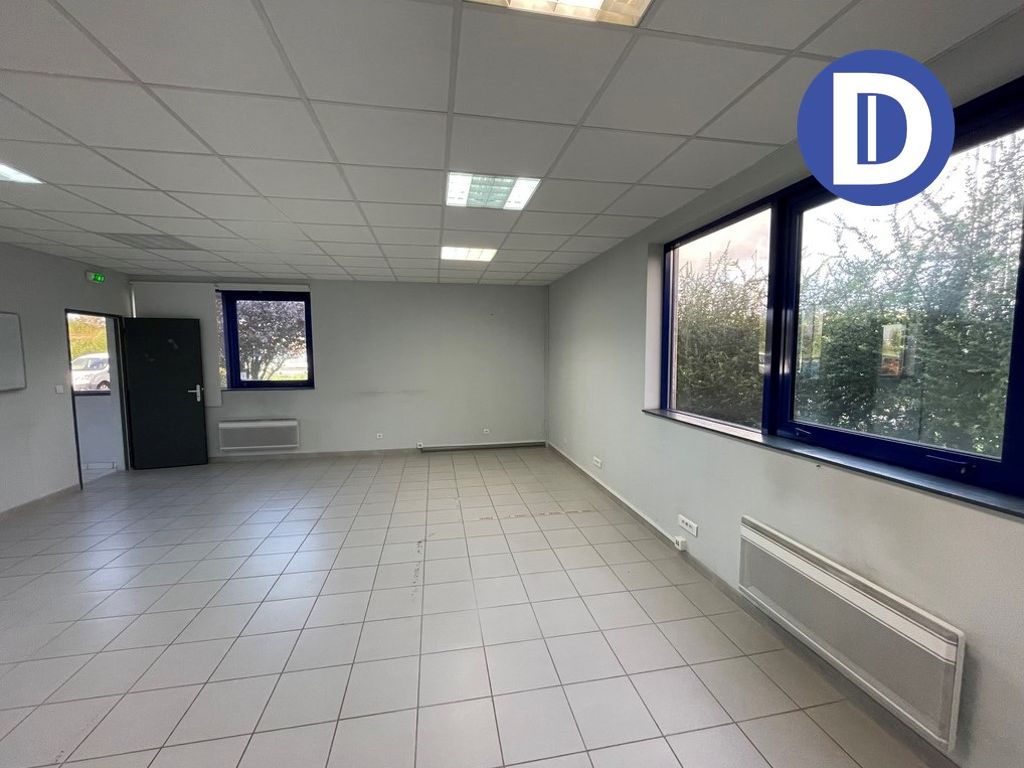 Location bureaux 93.00 m² non divisibles