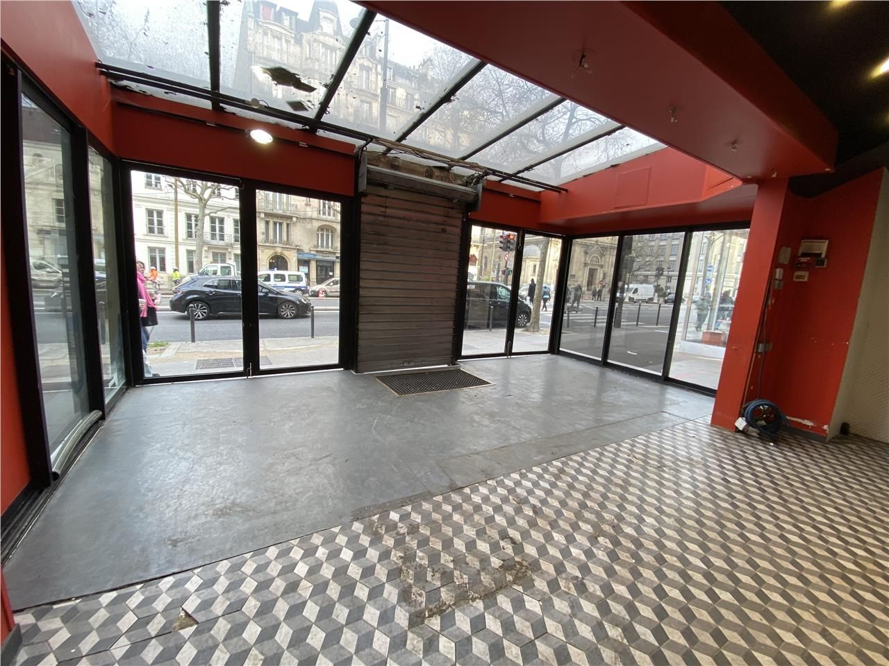 Vente local commercial 198 m² non divisibles