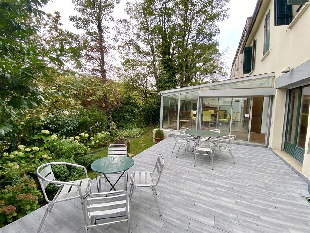 Location bureaux 100 m² divisibles à partir de 15 m²